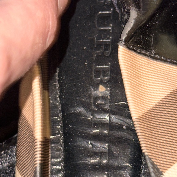 Burberry Flats - Picture 3 of 4